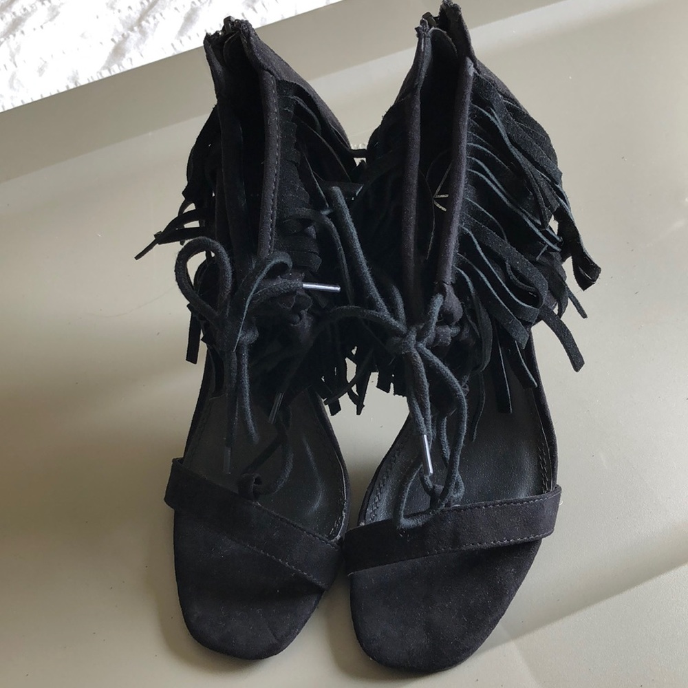 Heels - Picture 2 of 3